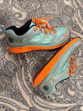 Mint & Orange Women's Running Sneakers by Topo athletic sz 8